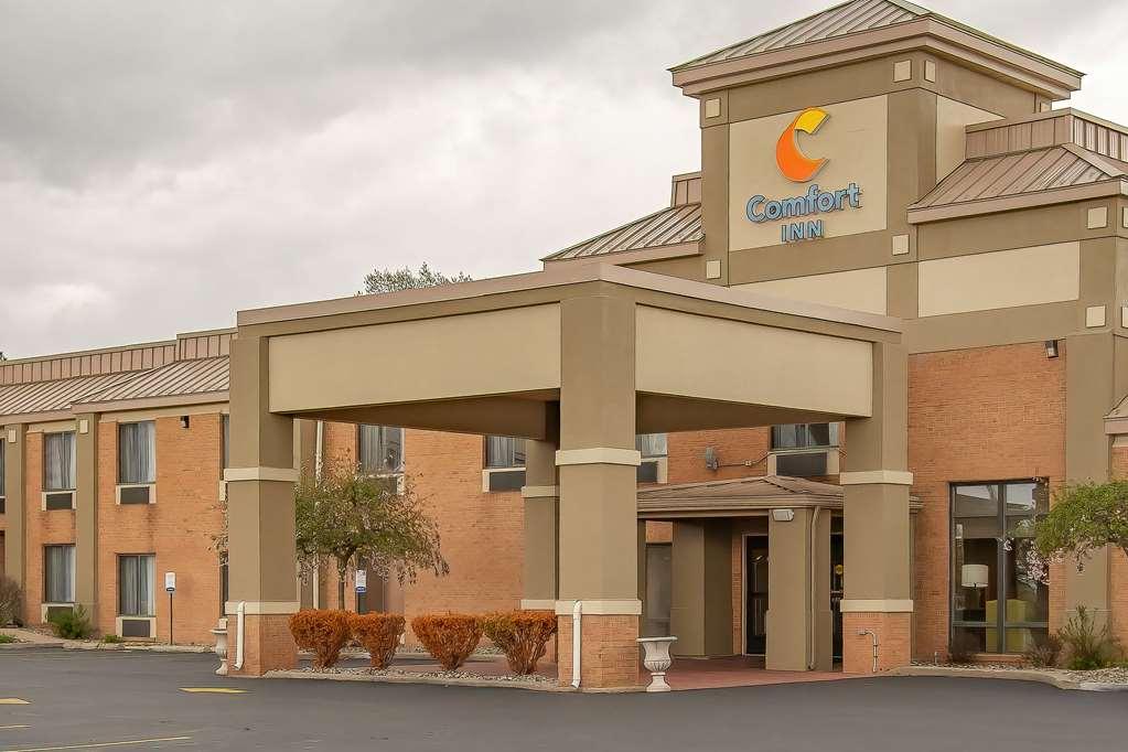 Comfort Inn Huntington Near University Exterior photo