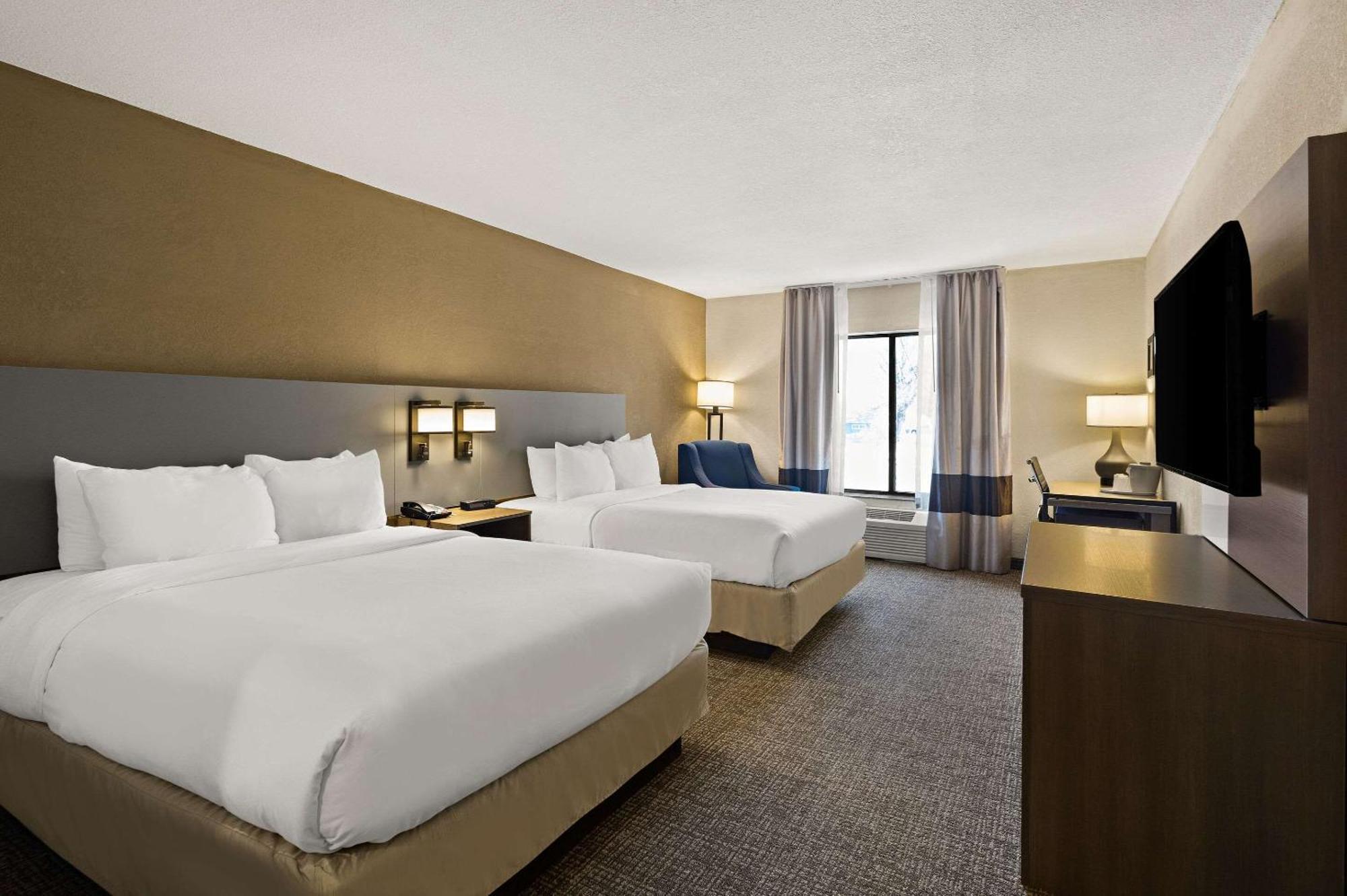 Comfort Inn Huntington Near University Exterior photo