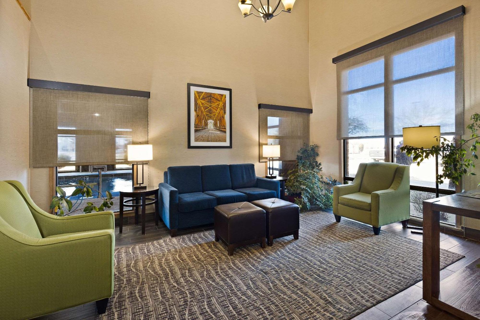 Comfort Inn Huntington Near University Exterior photo